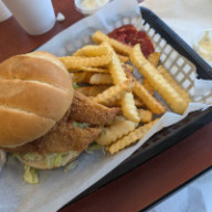 Castaway Grill logo