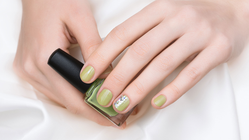 The Nail Lounge logo