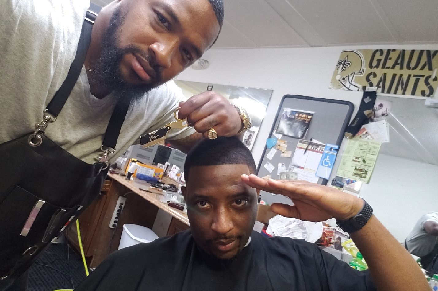 BossCutz Barbershop logo