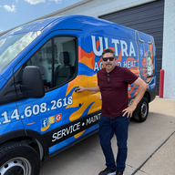 ULTRA AC AND HEAT logo